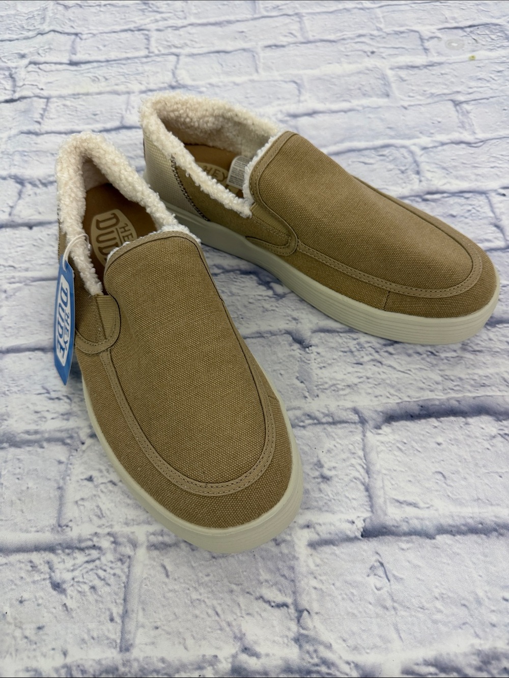 Hey Dude Men’s Sunapee sz 12 Tan Canvas Slip-On Loafers with Sherpa Lining